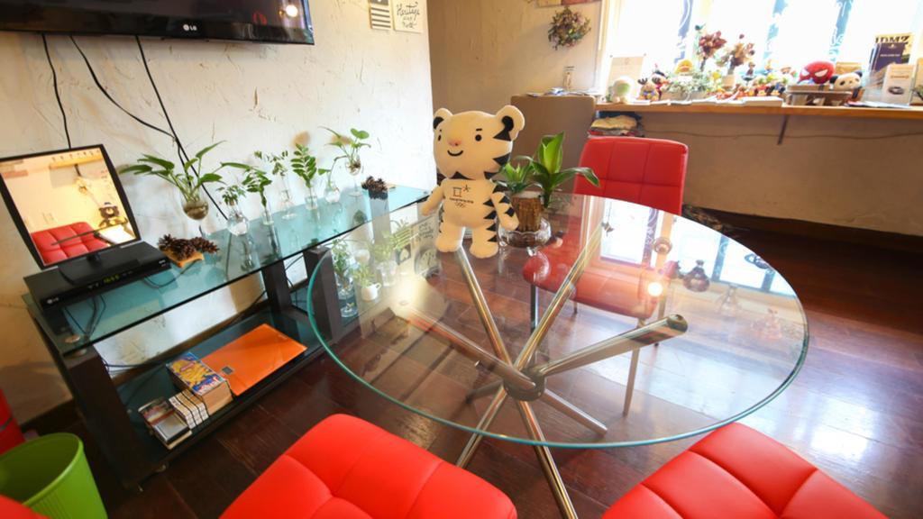 Comeinn Guesthouse Hongdae - Female Only Seul Exterior foto